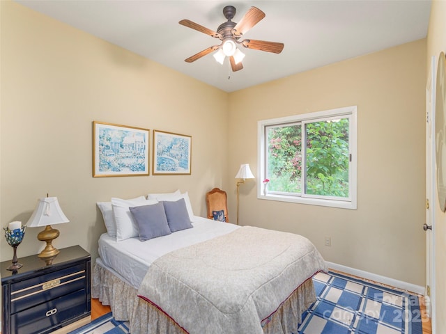 bedroom with ceiling fan