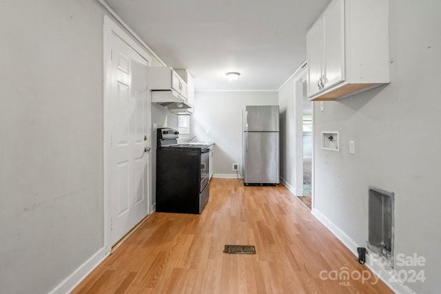 kitchen with light wood-type flooring, white cabinetry, appliances with stainless steel finishes, and crown molding