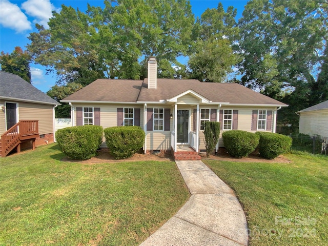 view of front of house featuring a front yard