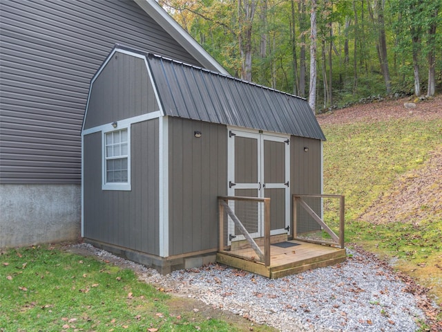 view of outbuilding