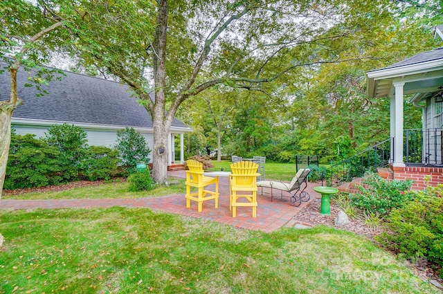 view of yard with a patio area