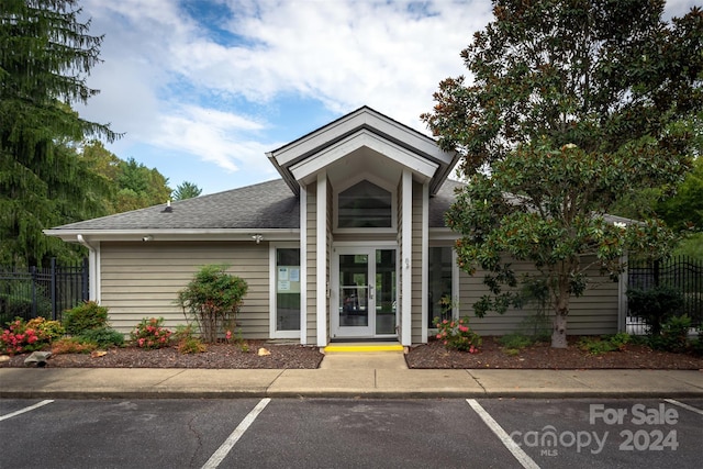 view of front of property