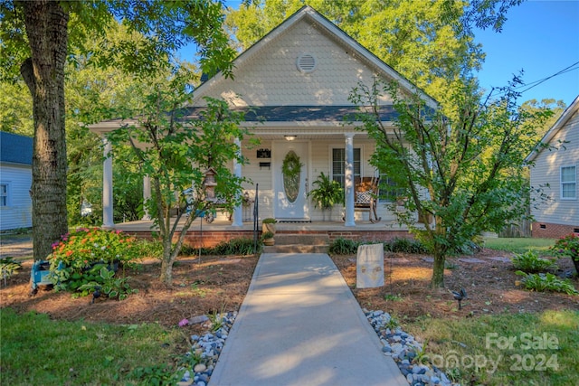 view of front facade featuring covered porch