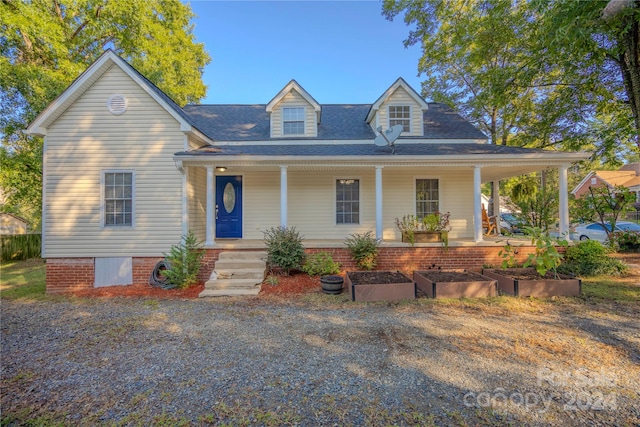 view of front of property with covered porch