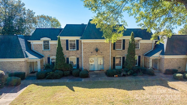 colonial house with a front yard