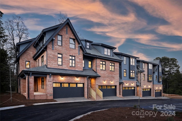 view of front facade featuring a garage