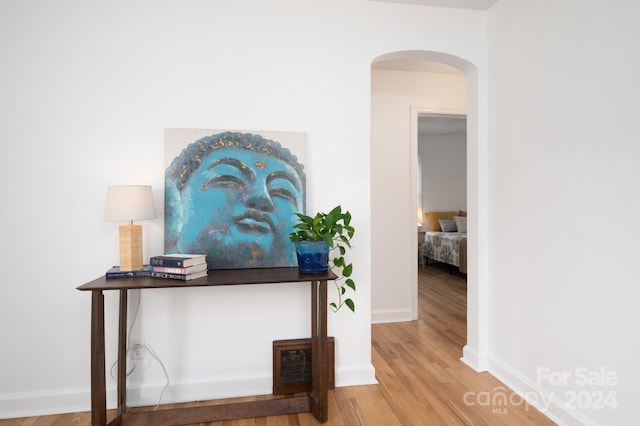 21 Lakeshore Dr, Asheville, NC 28804 - detailed view of arched walkways, wood finished floors, and baseboards