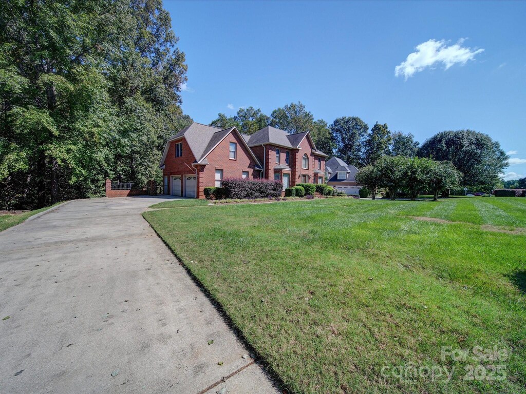 907 Weymouth Dr, Gastonia, NC 28056 - photo 1