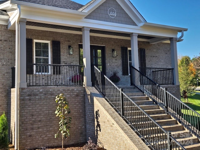 view of front of property featuring a porch