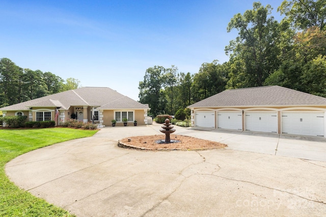 single story home featuring a front yard