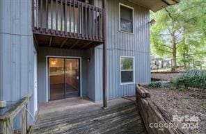 property entrance with a balcony