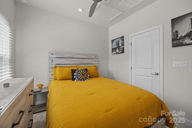 bedroom with ceiling fan