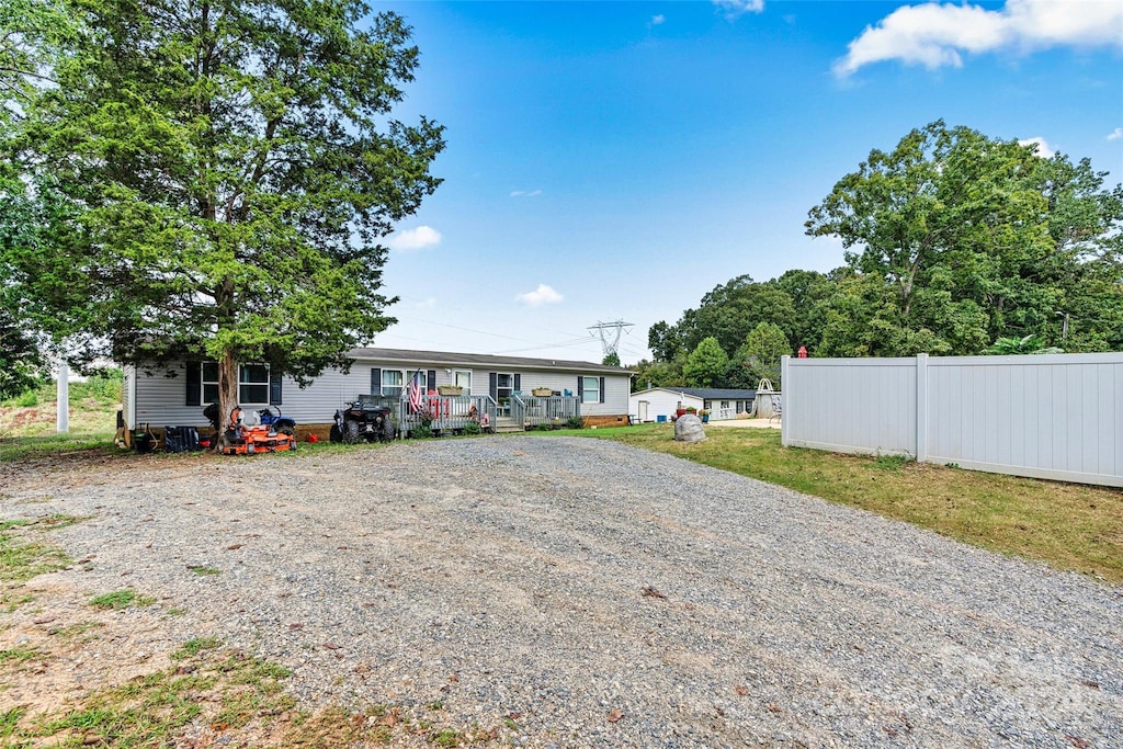 view of front of property