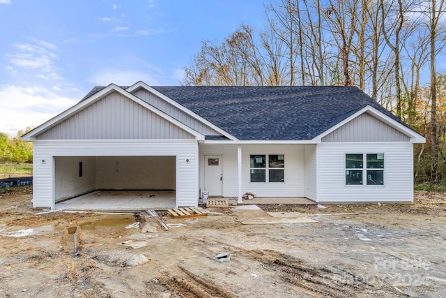 view of front facade featuring a garage