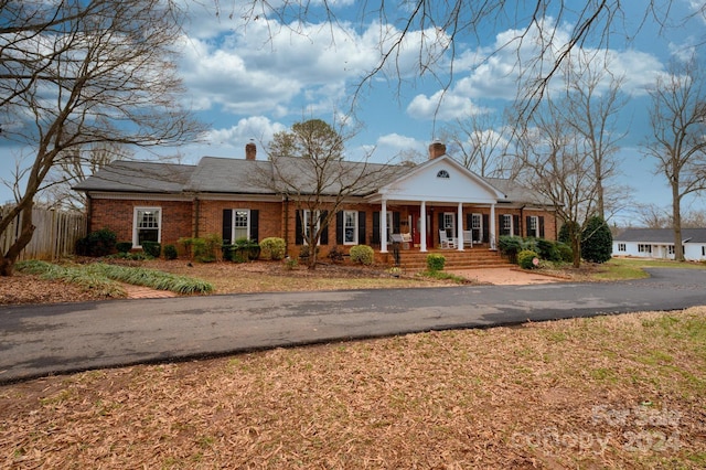 view of front of home