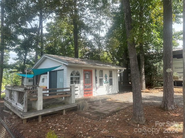 view of front of home featuring a deck