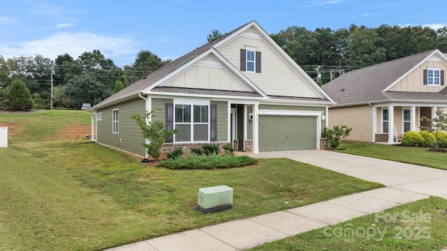 craftsman house with a front lawn