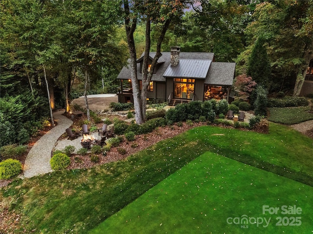 view of front of house with a front yard