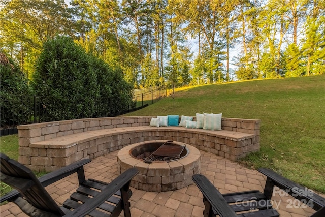 view of patio featuring a fire pit