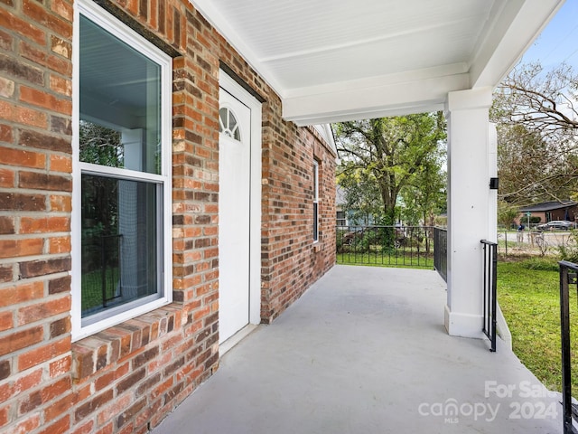 view of patio / terrace with covered porch