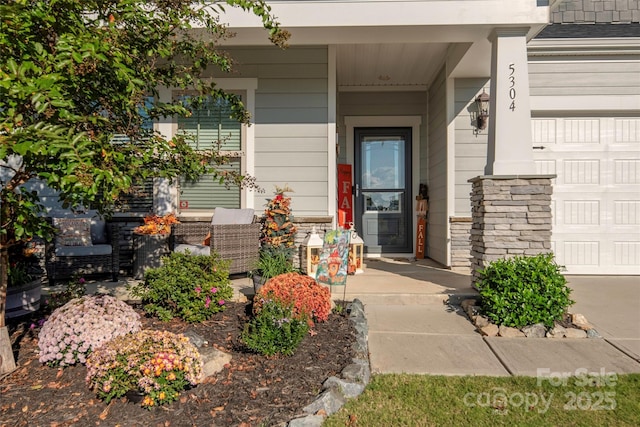 property entrance featuring a porch
