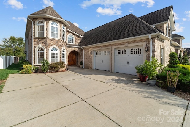 view of front facade with a garage