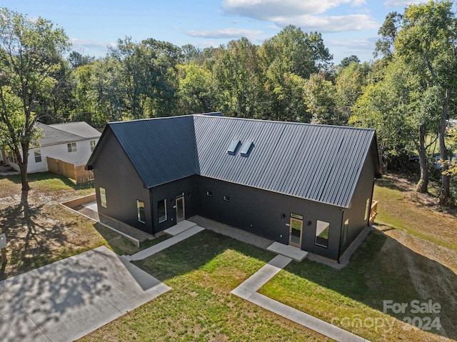 exterior space with a front yard