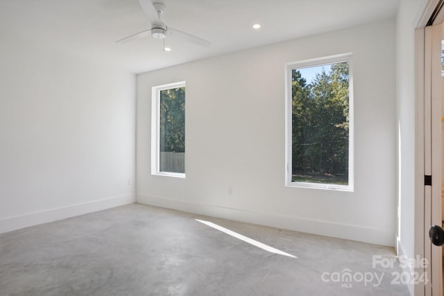 empty room with ceiling fan