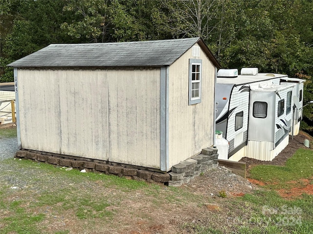 view of outbuilding