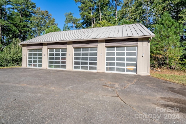 view of detached garage