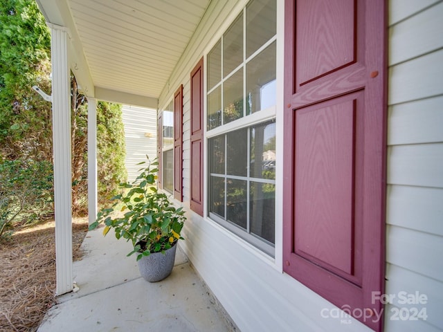 view of patio featuring covered porch