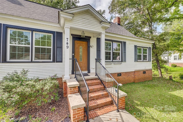 view of front of house with a front yard