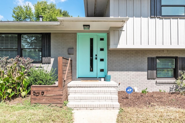 view of property entrance