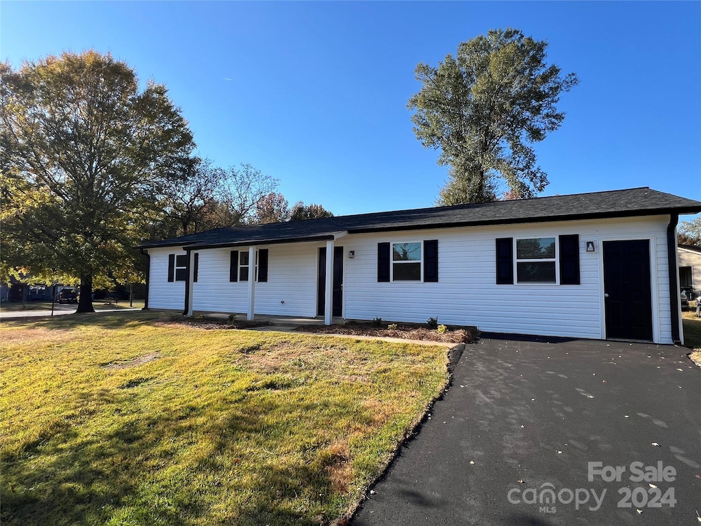 201 Old Park Rd, Maiden, NC 28650 - ranch-style home with a front lawn