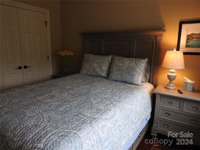 bedroom with a closet