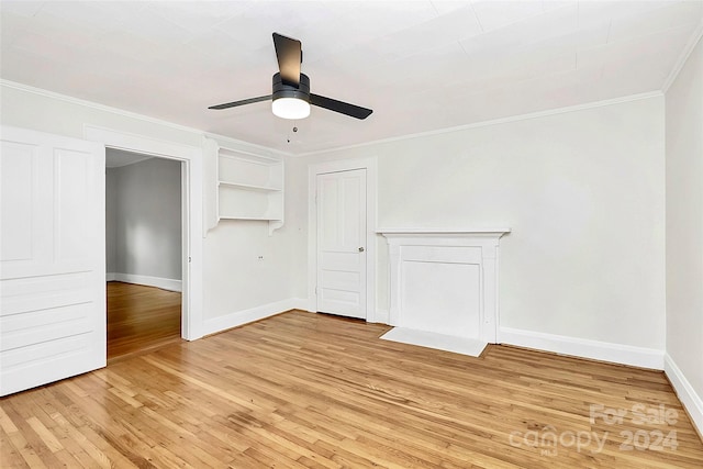 unfurnished room with light wood-type flooring, ceiling fan, and ornamental molding