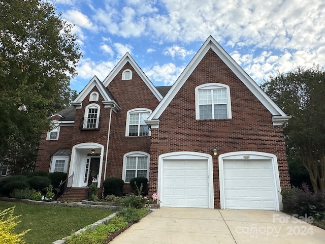 view of front facade featuring a garage