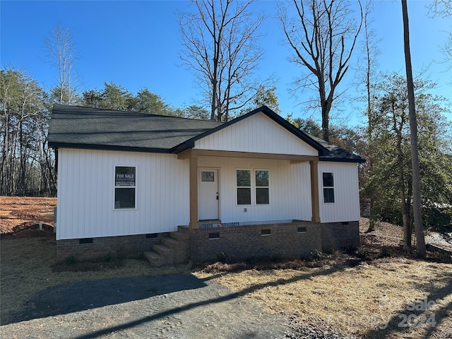 view of front of property with covered porch