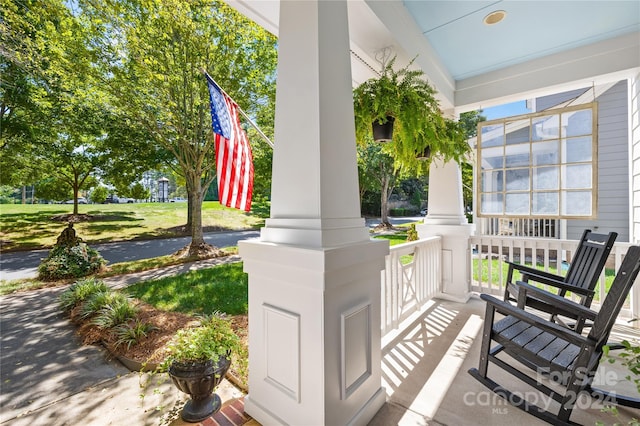 view of patio / terrace with covered porch