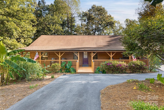 view of front of property with a porch