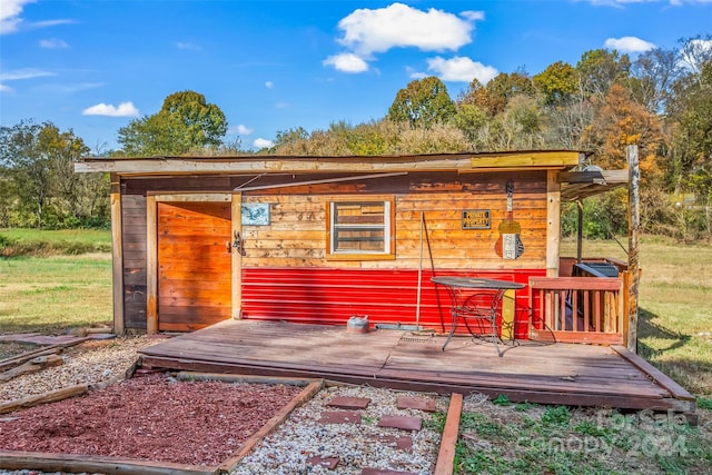 view of outbuilding