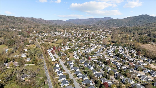 drone / aerial view featuring a mountain view