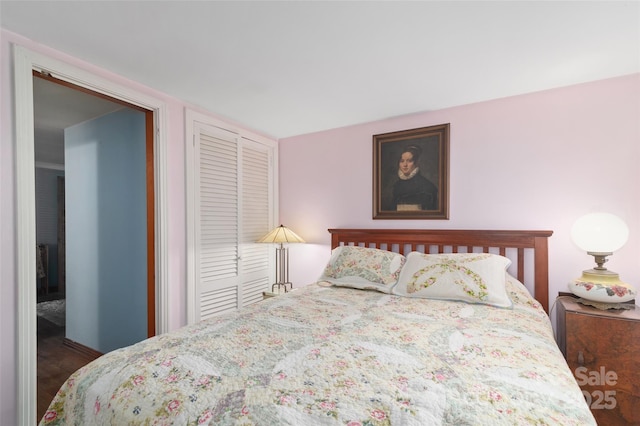 bedroom featuring a closet