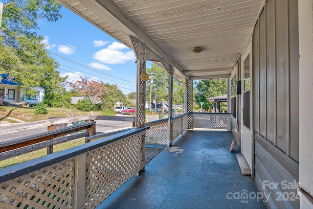 view of patio / terrace with covered porch