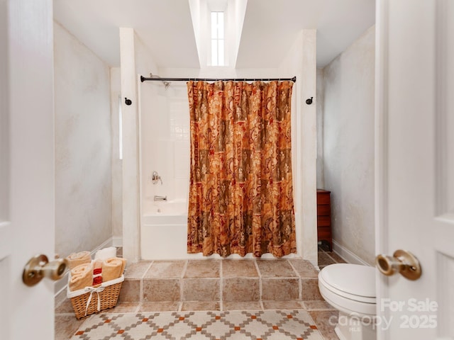 full bathroom with shower / bathtub combination with curtain and toilet