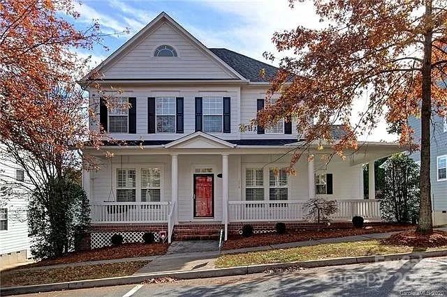 view of front facade featuring covered porch