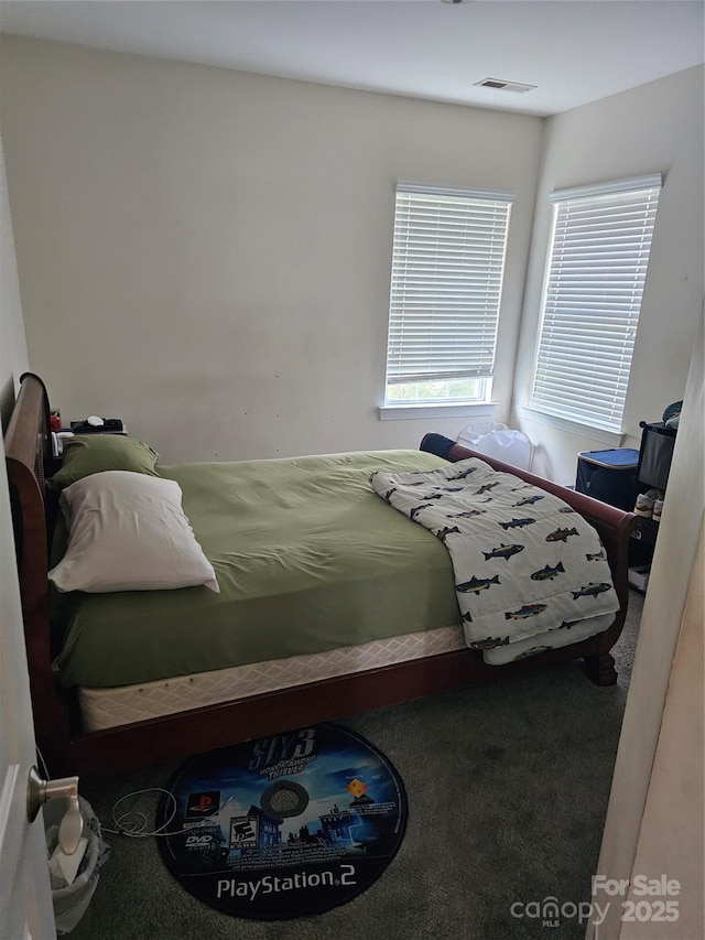 bedroom with carpet flooring