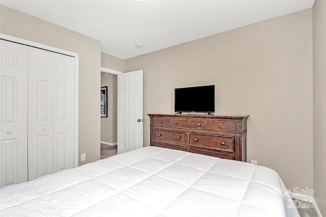 bedroom featuring a closet