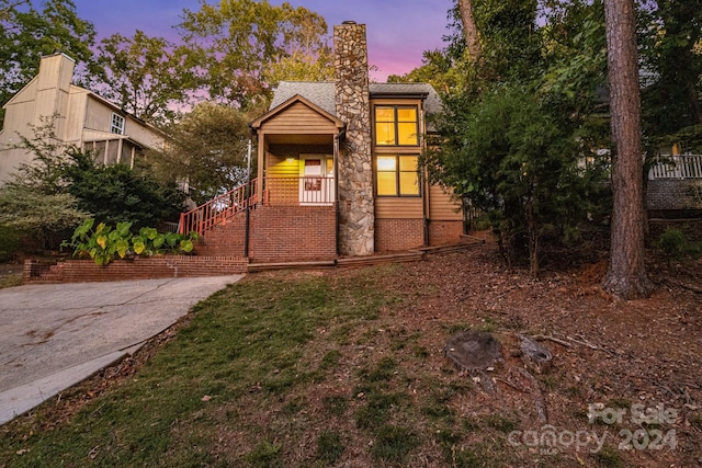 view of front of house featuring covered porch