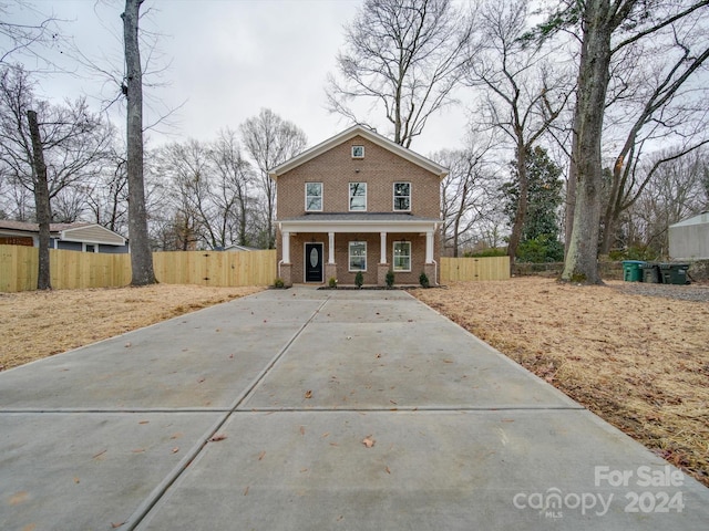 view of front property